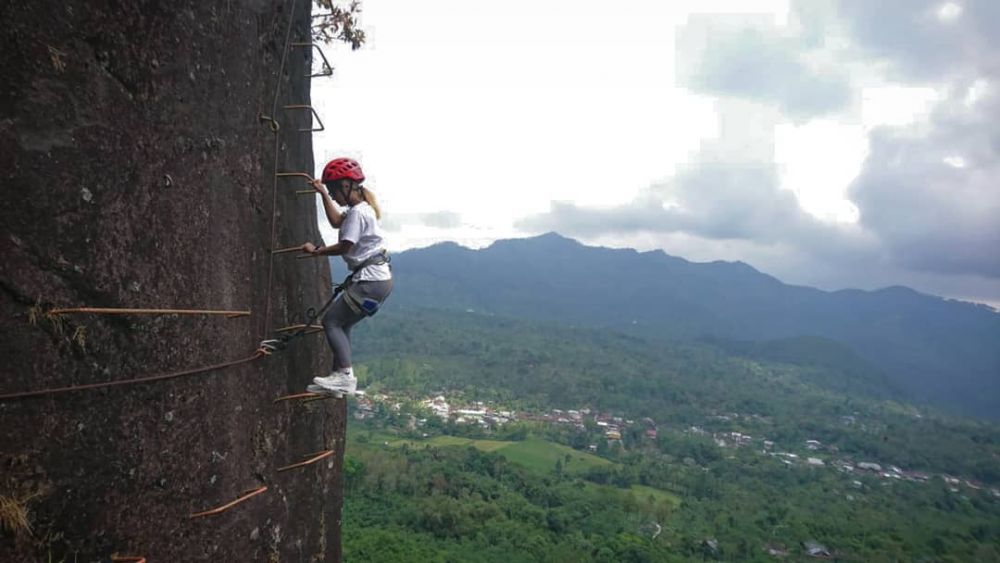 5 Wisata Via Ferrata Di Indonesia, Siap Menguji Adrenalin