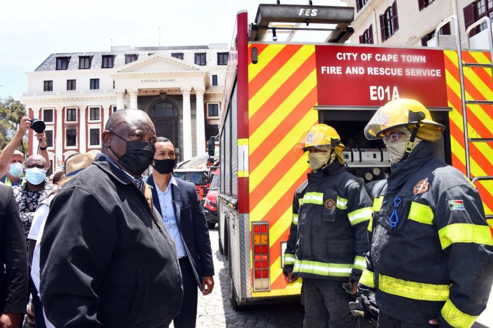 Kebakaran Melanda Gedung Parlemen Afrika Selatan