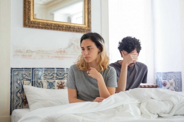 5 Tips Mengatasi Pasangan yang Takut Berhubungan Seks Pasca Pernikahan