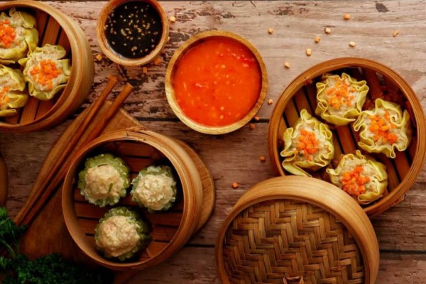 Resep Dimsum Ayam Udang yang Enak dan Lembut, Lengkap dengan Saus
