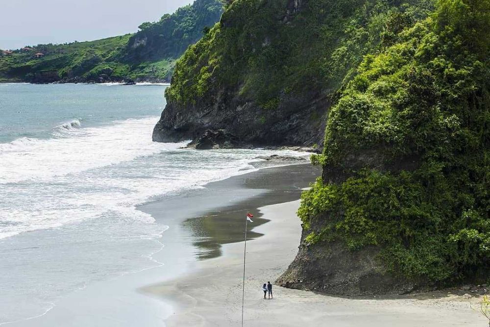10 Pantai Terpopuler di Kebumen, Wisata Keren Cocok Untuk Healing 