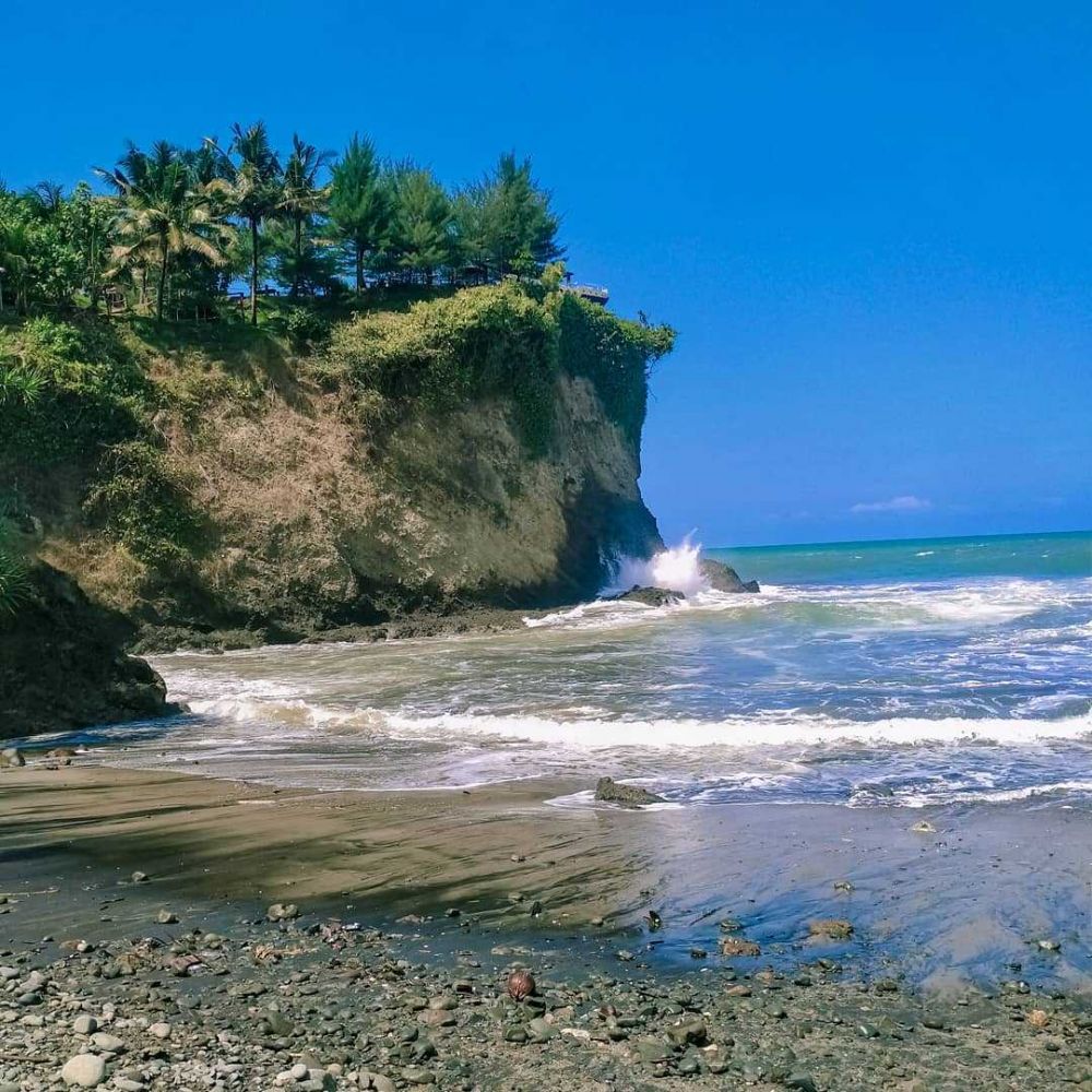 10 Pantai Terpopuler di Kebumen, Wisata Keren Cocok Untuk Healing 