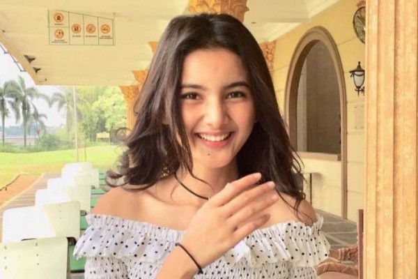 9 Potret Nabila Zavira Pemain Sinetron Dari Jendela SMP New Generation