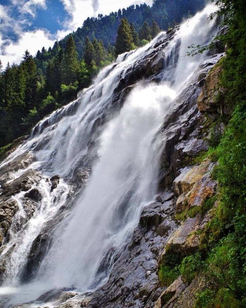 9 Air Terjun Paling Indah di Austria yang Seru untuk Dijelajahi