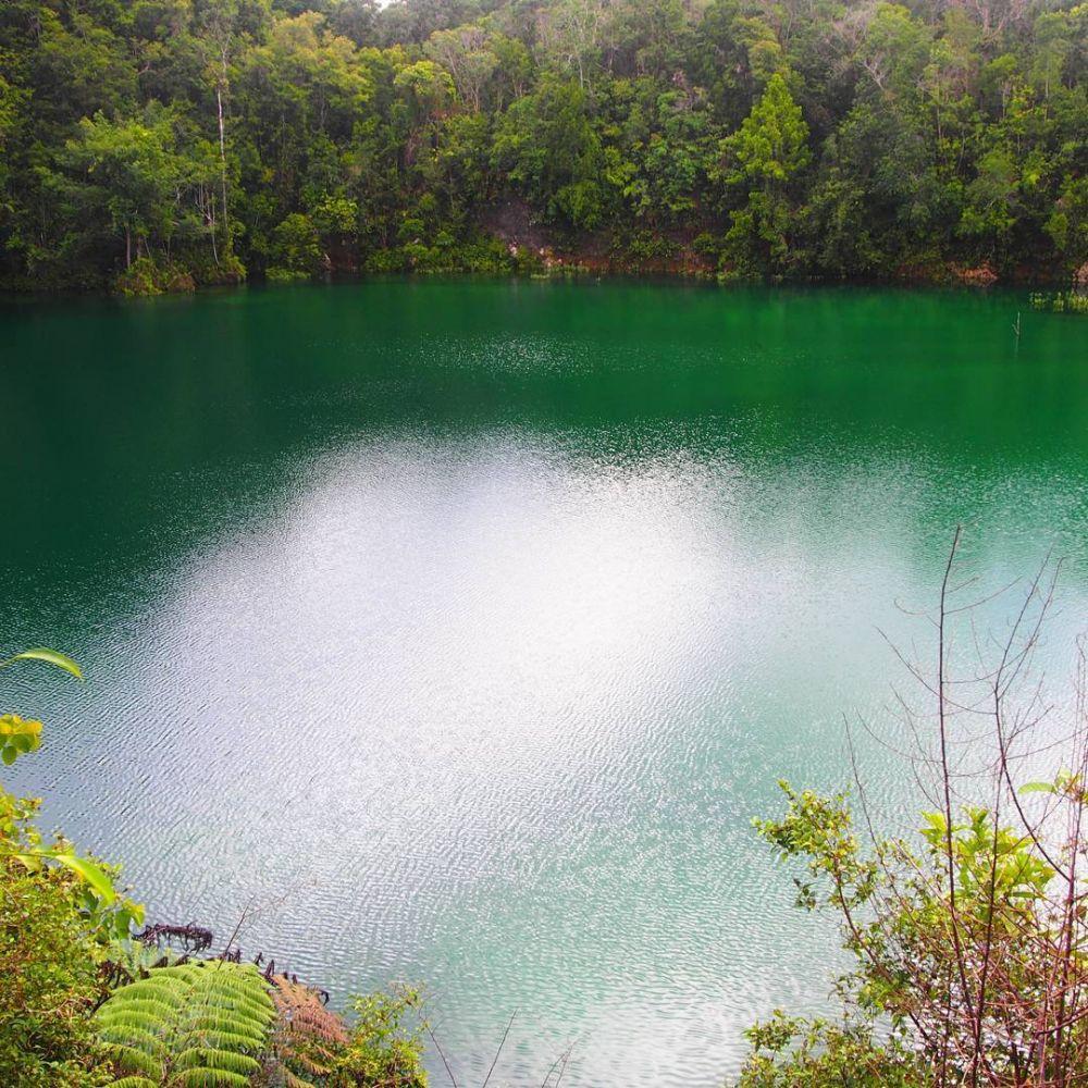 10 Potret Danau Uter yang Dikeliling Bukit Kapur di Maybrat