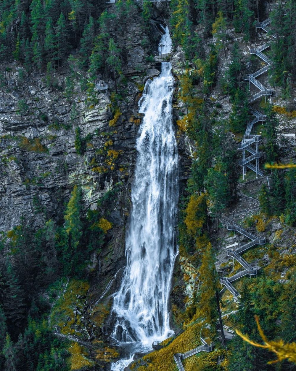 9 Air Terjun Paling Indah di Austria yang Seru untuk Dijelajahi