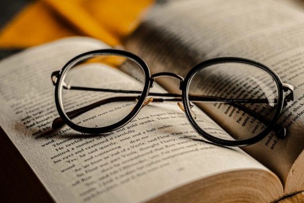 5 Rekomendasi Buku Ringan untuk Kamu Baca di awal Tahun