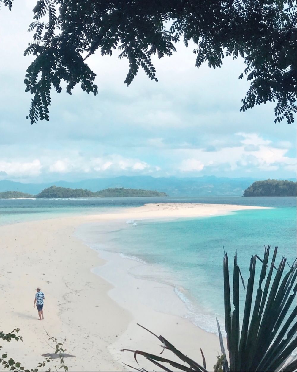 9 Potret Pulau Bogisa di Gorontalo, Pulau Cantik yang Membelah Lautan