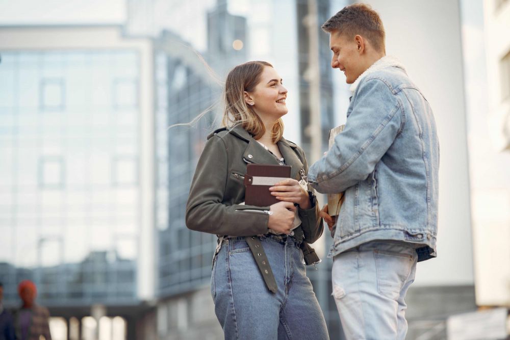 5 Tips Menjaga Hubungan Asmara saat Pasangan Sibuk Menata Karier