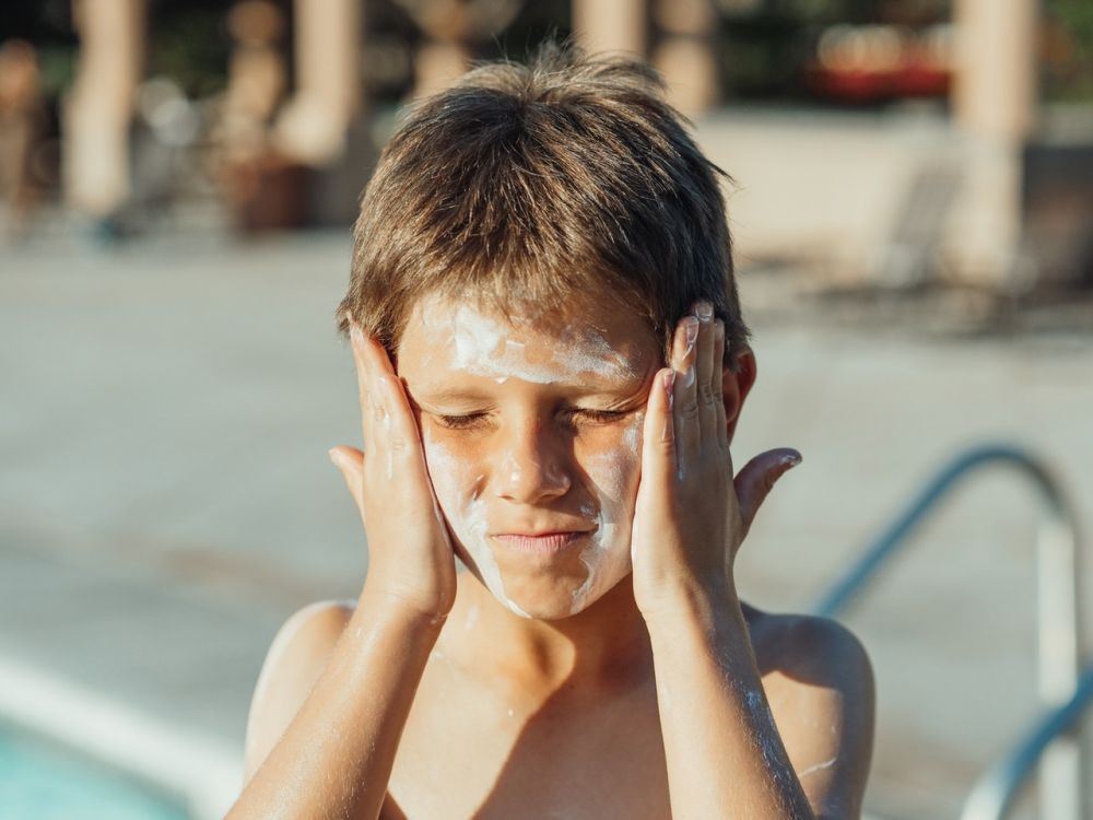 4 Mitos Sunscreen yang Gak Perlu Kamu Percaya
