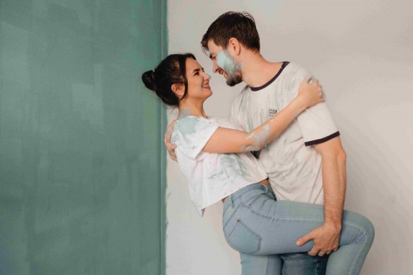 5 Hal yang Dirasakan Saat Kamu Memendam Rasa Cinta pada Seseorang
