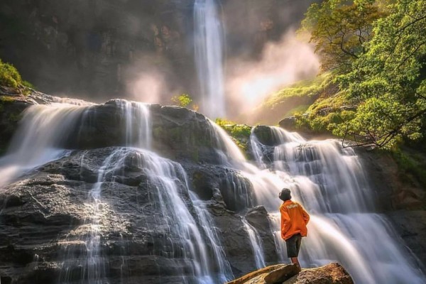 Hidden Gem di Sukabumi, Intip 10 Potret Memukau Curug Cikanteh