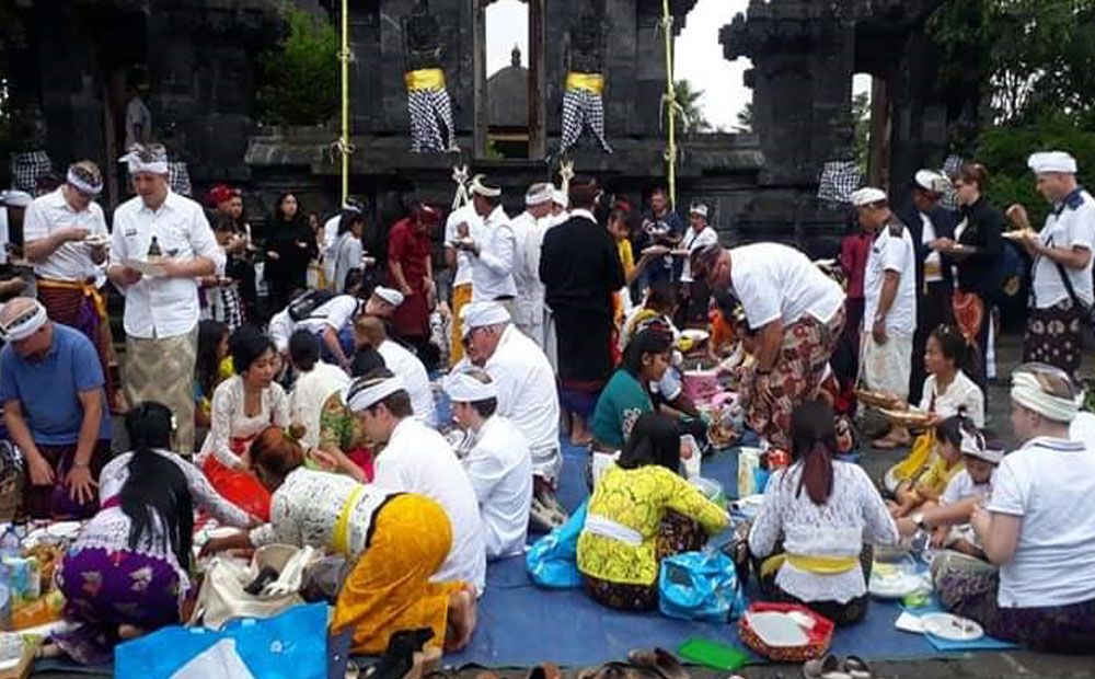 Keunikan Pura Hindu Bali di Belgia, Jro Mangkunya Orang Belanda