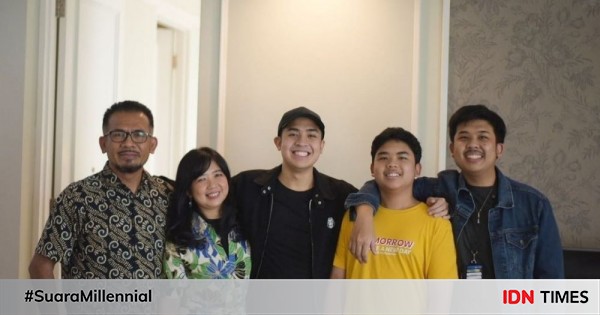 Family Goals, 10 Potret Kompak Jerome Polin Dan Keluarga