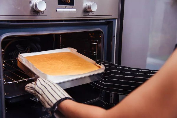 5 Tips Memanggang Bolu untuk Pemula agar Menggembang Sempurna