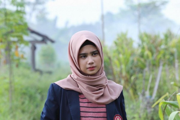10 Potret Manis Tissa Biani Berhijab, Adem Banget Lihatnya
