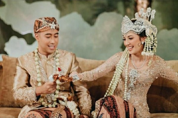 7 Seleb yang Dapat Gelar Minang Setelah Menikah, Terbaru Vidi Aldiano!