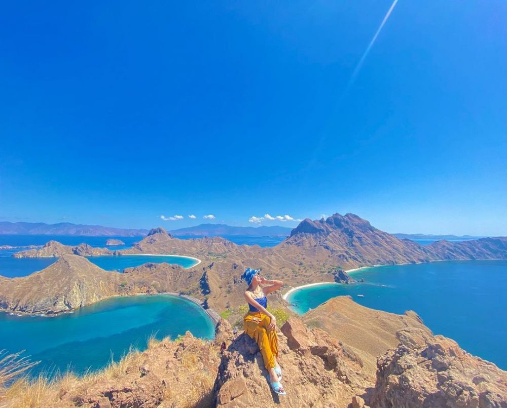 9 Potret Beby Tsabina Menikmati Keindahan Pantai, Stunning Abis!