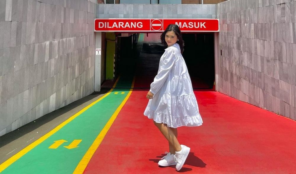 10 Ide Outfit Putih ala Ziva Magnolya, OOTD Kece Untuk Nongkrong! 