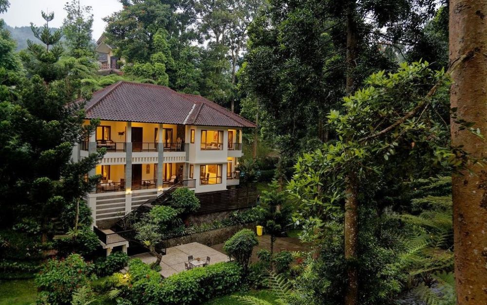 Rekomendasi Villa Keren di Puncak buat Staycation bareng Keluarga