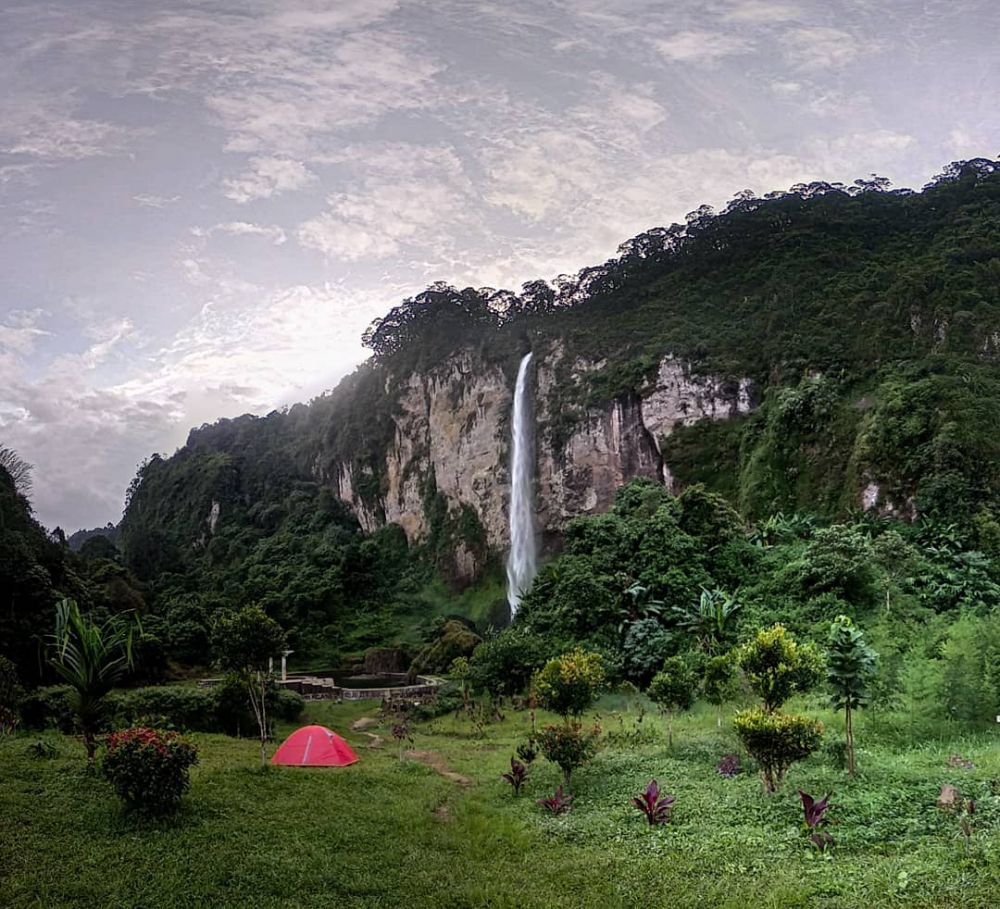 10 Potret Curug Ngebul Di Cianjur Panoramanya Bikin Takjub