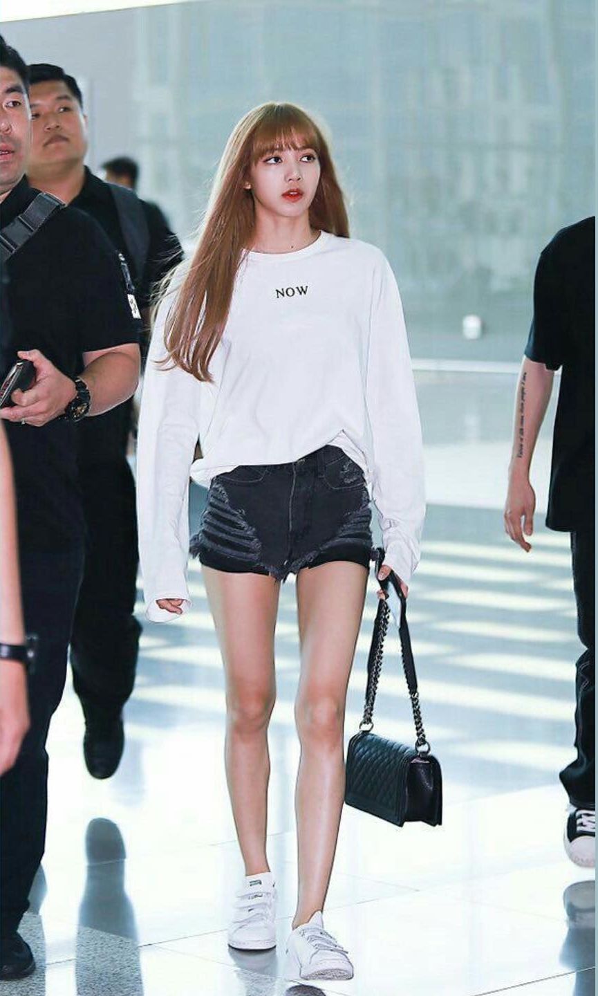 13 Padu Padan Short Pants ala Lisa BLACKPINK, Simpel Tapi Catchy     