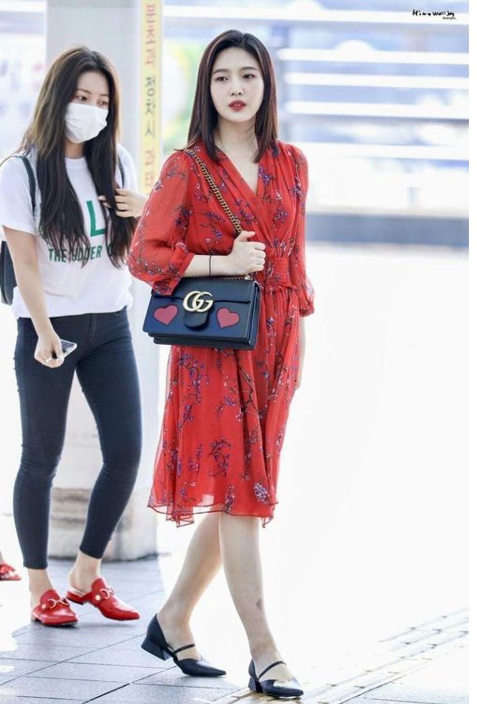 13 Inspirasi Dress Bermotif ala Joy Red Velvet, Catchy Buat OOTD!