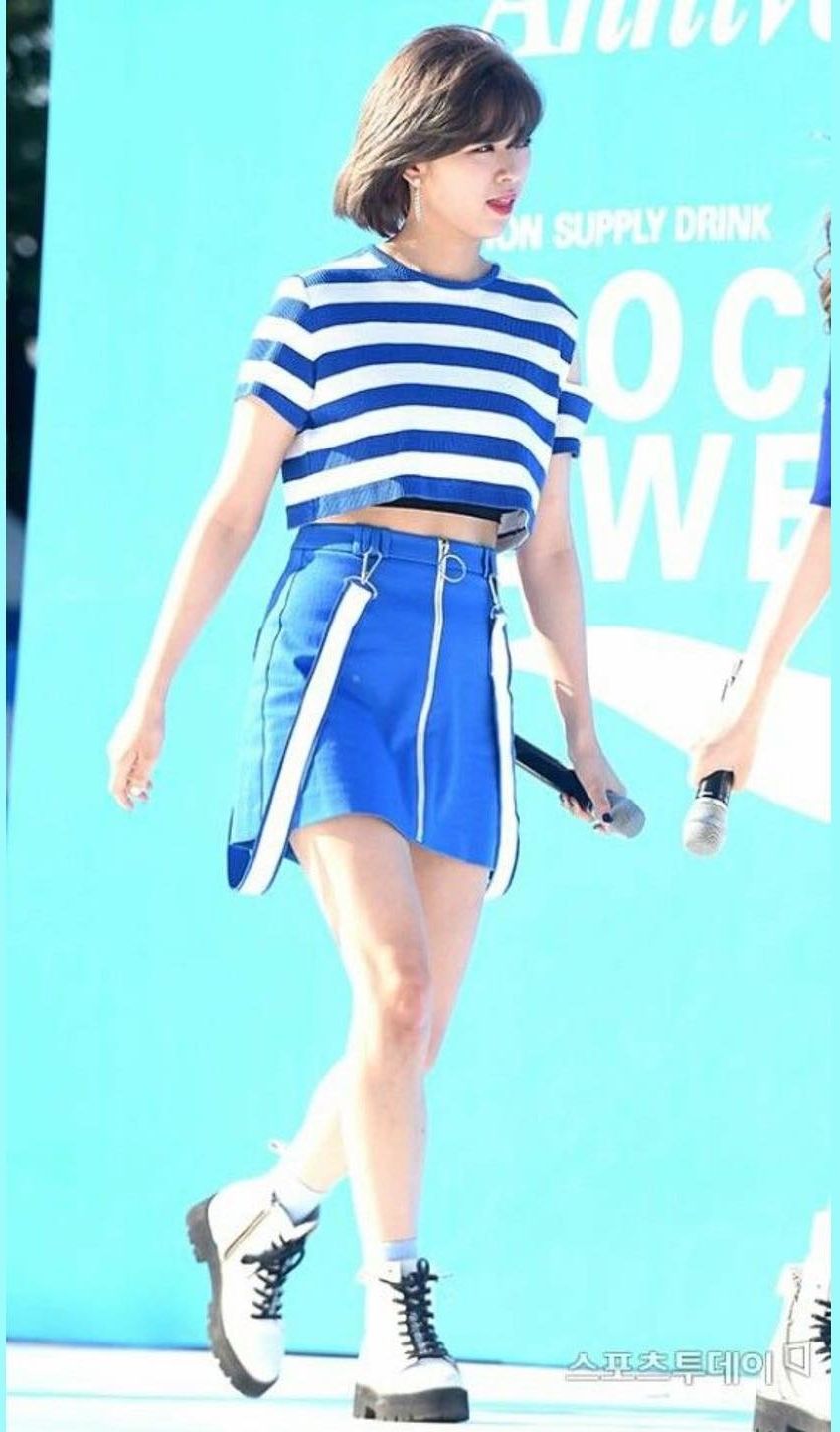 11 Padu Padan Mini Skirt ala Jeongyeon Twice, Trendi Abis  