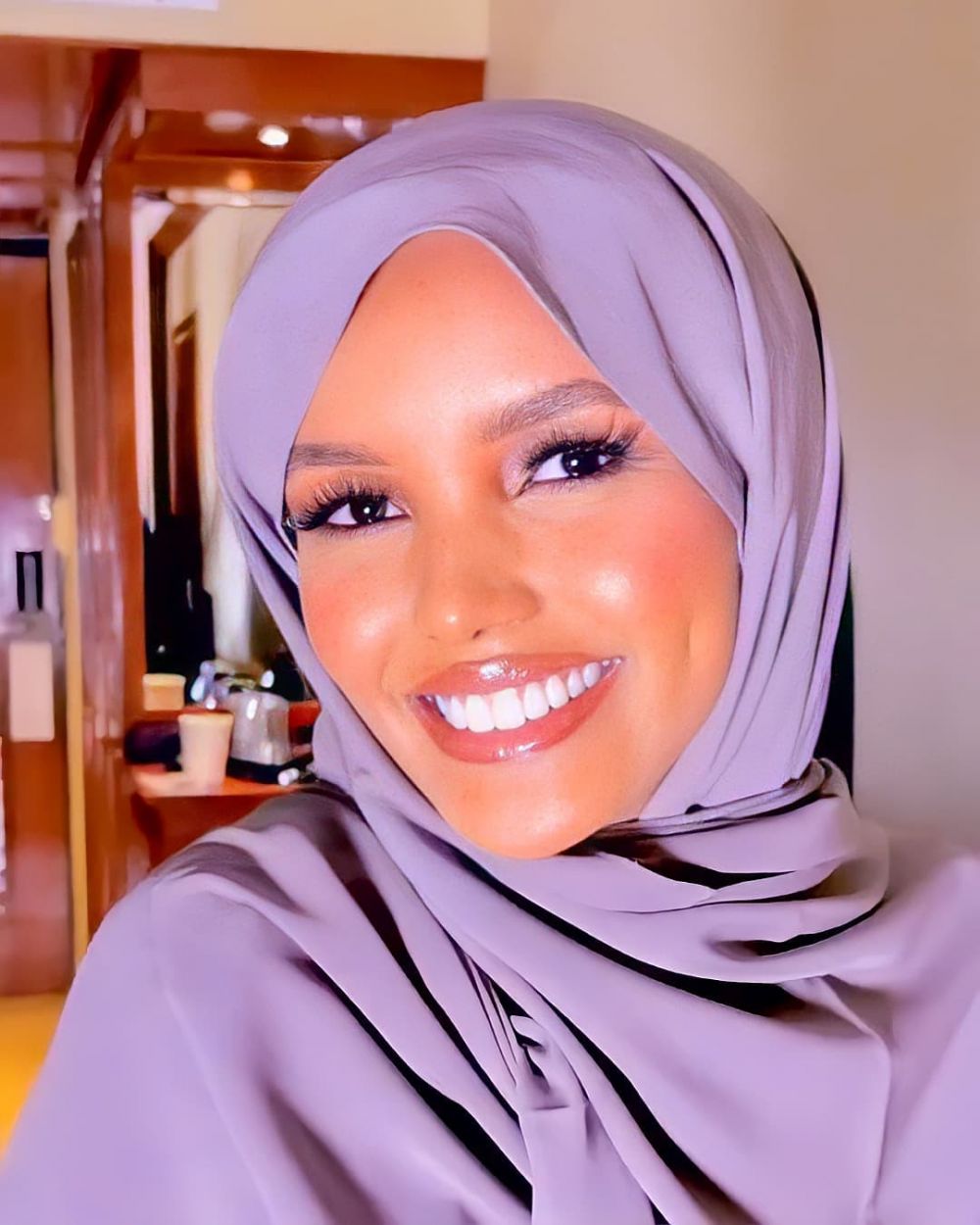 9 Referensi Warna Hijab yang Cocok untuk Kulit Sawo Matang ala Halima