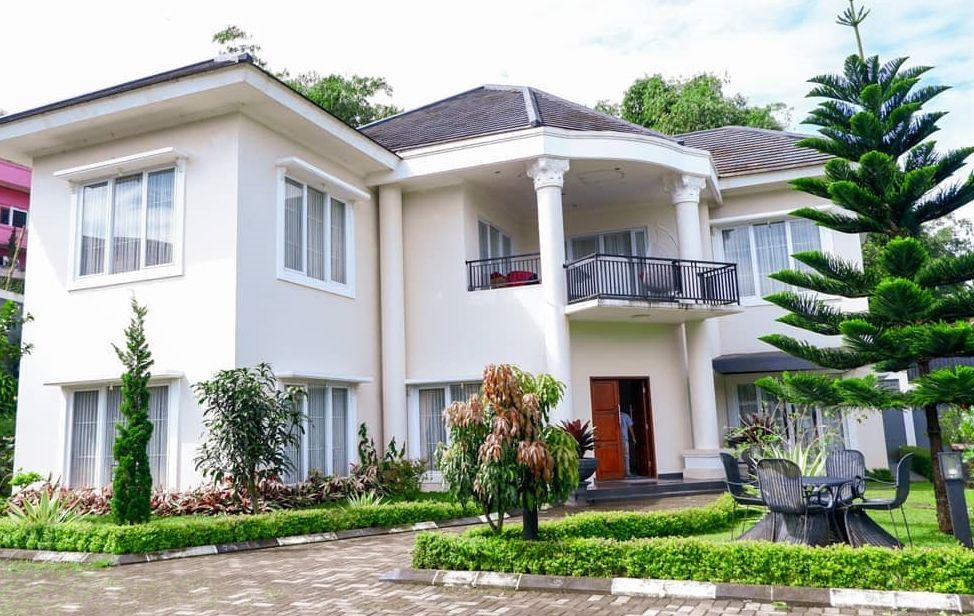Rekomendasi Villa Keren di Puncak buat Staycation bareng Keluarga