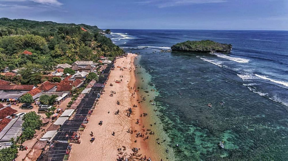 9 Pesona Pantai Sadranan, Surga di Gunungkidul