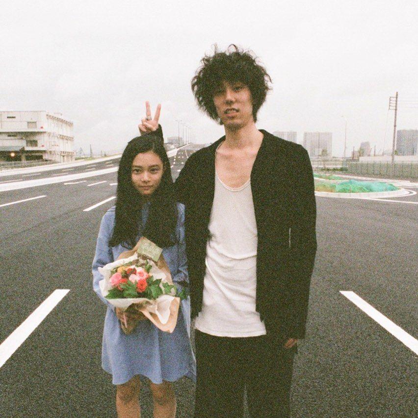 Hana Sugisaki sebagai Mai dan Yojiro Noda sebagai Hiro Sonoda dalam film Pieta in the Toilet (instagram.com/yoji_noda)