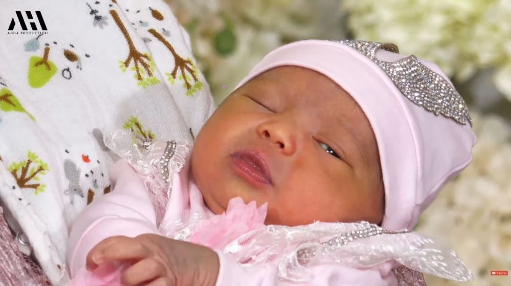 10 Potret Perdana Baby Ameena, Anak Atta-Aurel Jadi Sorotan