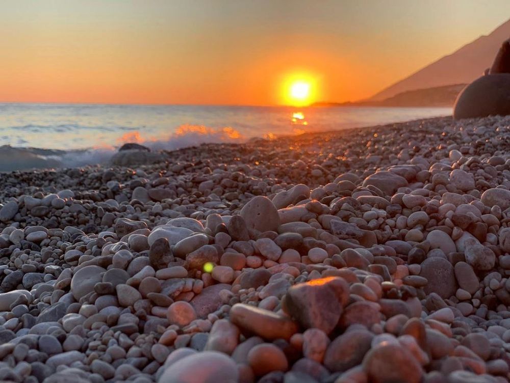 10 Pantai Keren yang Wajib Kamu Kunjungi di Albania, Memesona! 