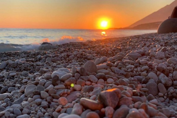 10 Pantai Keren yang Wajib Kamu Kunjungi di Albania, Memesona! 