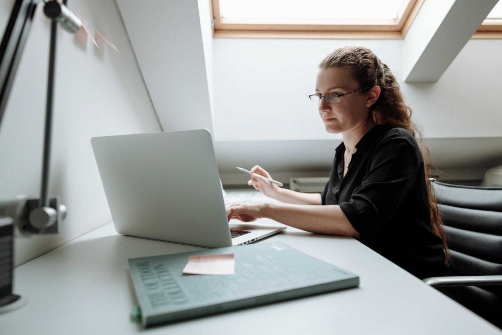 5 Tips Mengurangi Kerja Lembur di Kantor, Work-Life Balance