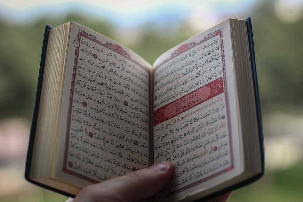 5 Ayat Al-Qur'an Yang Bantu Kamu Melewati Cobaan Hidup