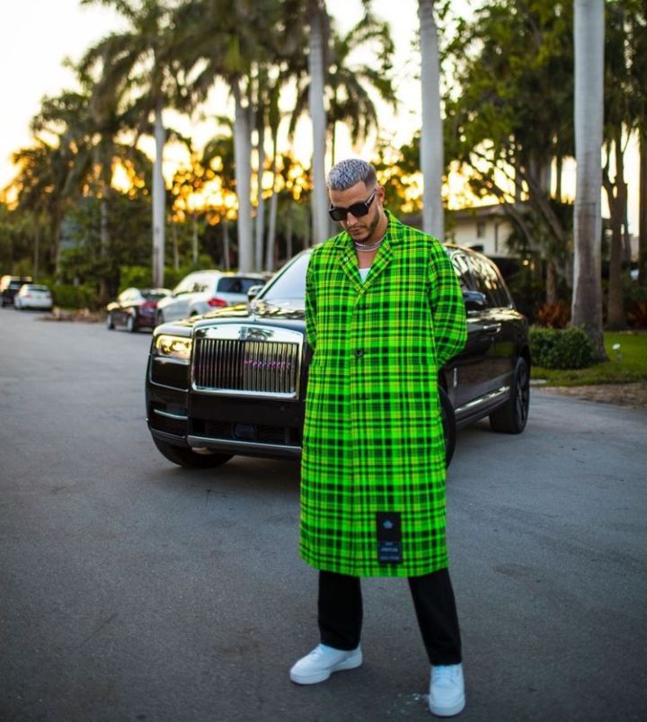 10 Ide Outfit Sporty dan Kasual ala DJ Snake, Stylish Abis!