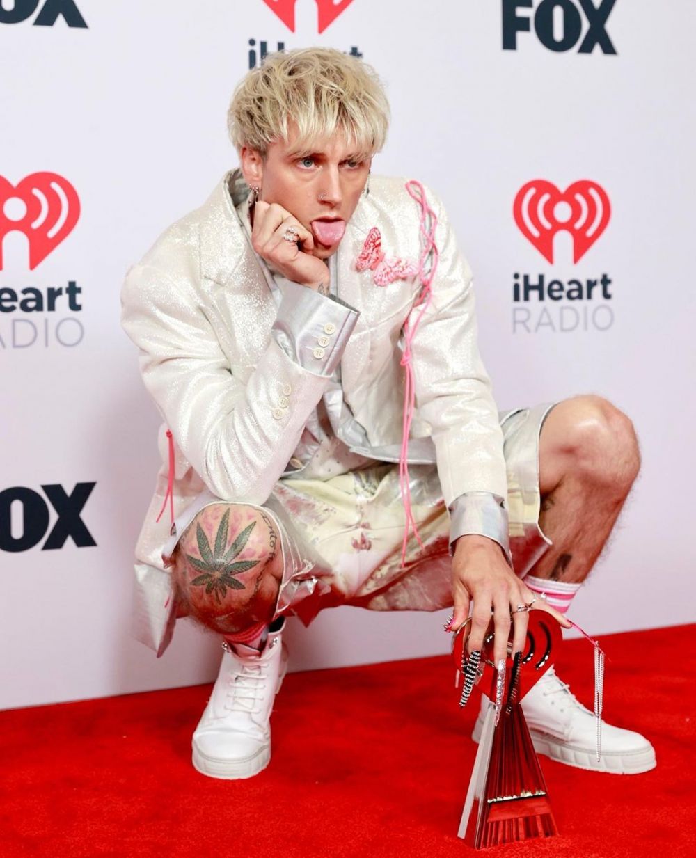Unlocking Mgk'S Fashion: Style Tips For The Modern Rockstar - Image 2