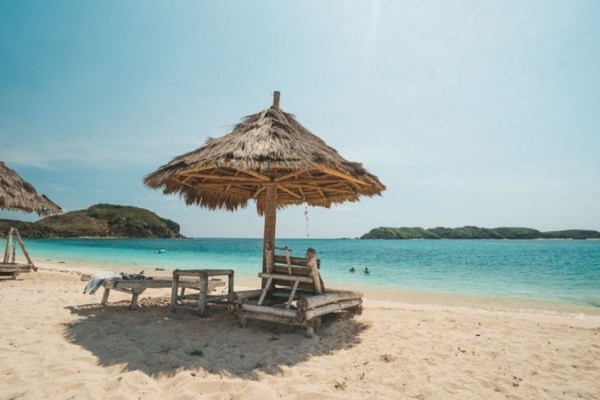 Wisata Pantai Tanjung Aan di Lombok: Lokasi, Rute, dan Tips