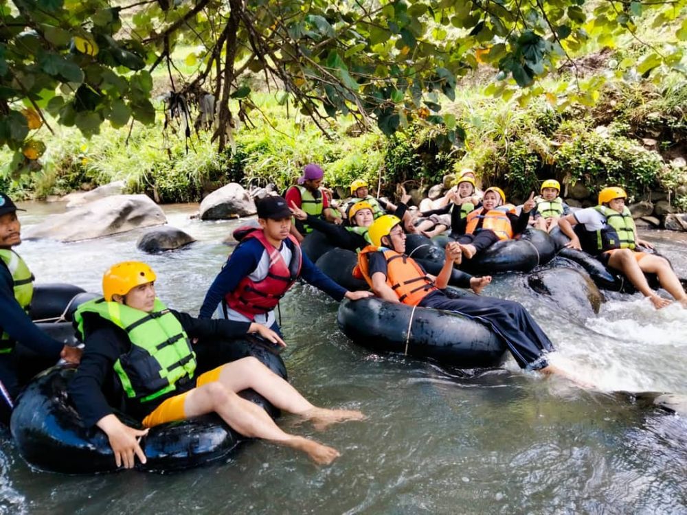 4 Rekomendasi Wisata River Tubing di Jabar yang Ramah di Kantong