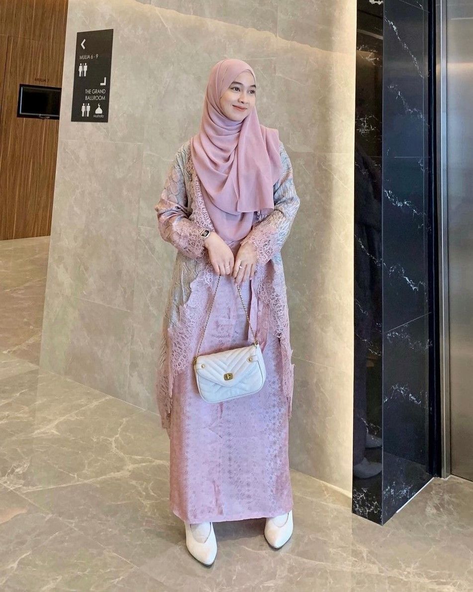 9 Outfit Kondangan Syari ala Selebgram Windy Erlisa, Trendi!