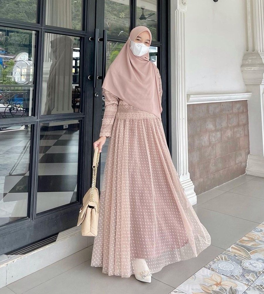 9 Outfit Kondangan Syari ala Selebgram Windy Erlisa, Trendi!