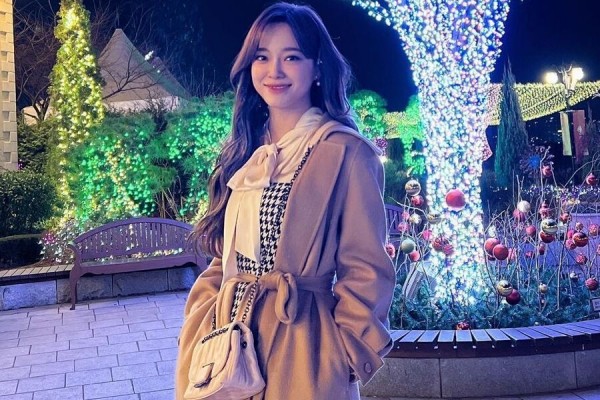 15 Harga Tas Kim Se Jeong di Business Proposal (Part 1) 15 Harga Tas Kim Se Jeong di Business Proposal (Part 1)
