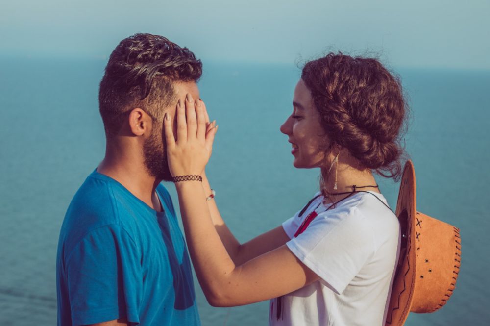 5 Tanda Pasangan Kekasih Berada dalam Hubungan Berkomitmen 