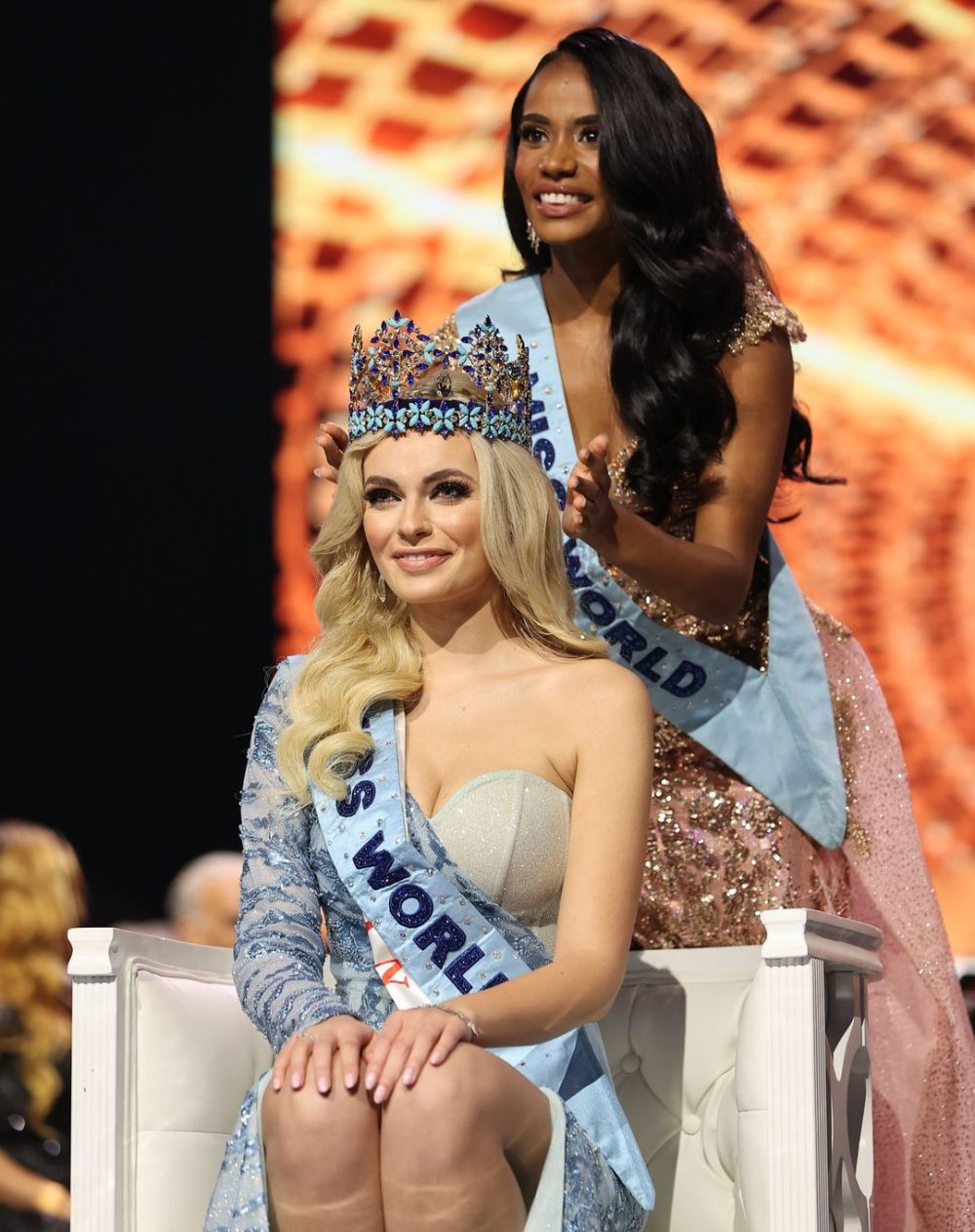 9 Fakta Karolina Bielawska Pemenang Miss World 2021