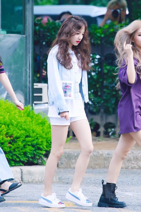 13 Ide Padu Padan Short Pants ala Yuqi (G)I-DLE, Santai Buat Hangout!