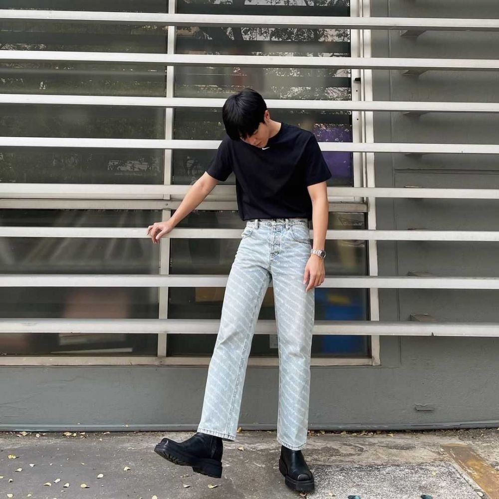 10 Inspirasi Gaya Kasual dengan Celana Jeans ala Arm Weerayut