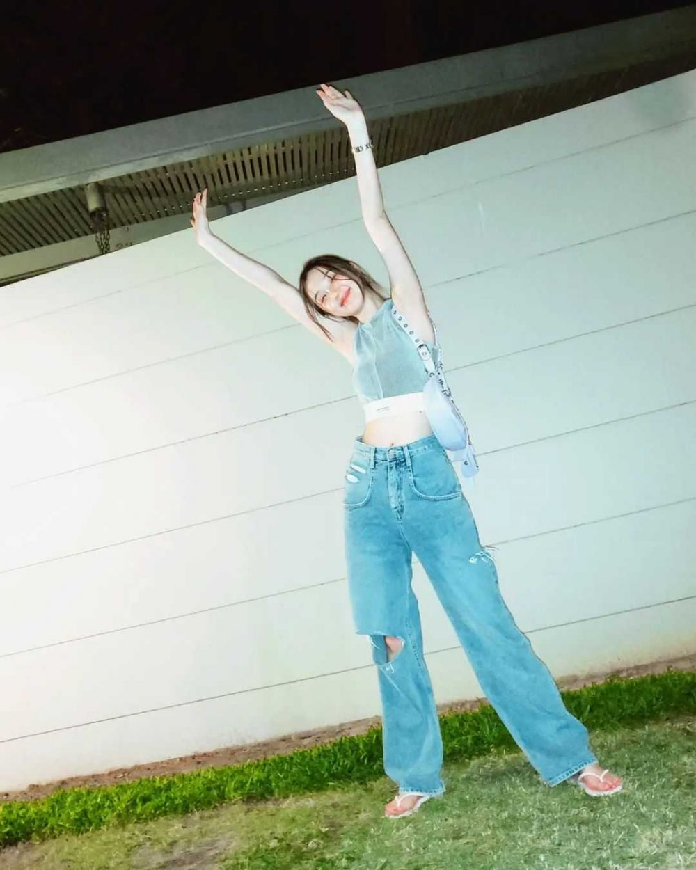 Dominated by Jeans, 10 Outfit Ideas Using Loose Pants by Thai Actress
