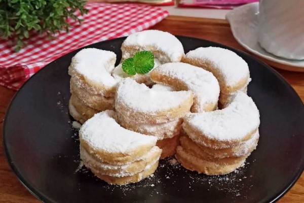 10 Resep Kue Putri Salju dan Cara Membuatnya yang Lembut